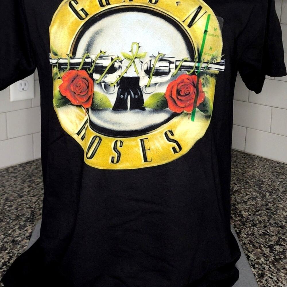 GUNS N' ROSES BLACK TEE-SHIRT SIZE MEDIUM